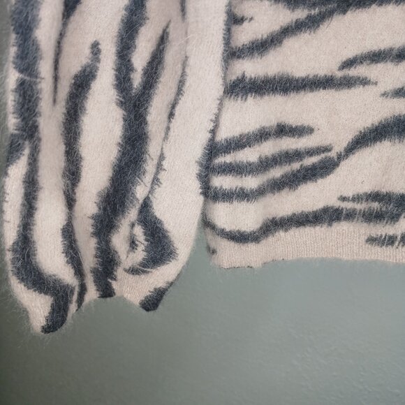 UEC Parisian Signature Animal Print Angora Button up cardigan Sweater sz Large - Picture 7 of 12